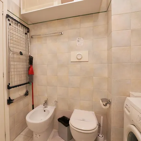 아파트 Attico Con Terrazzo - - Duomo 10min